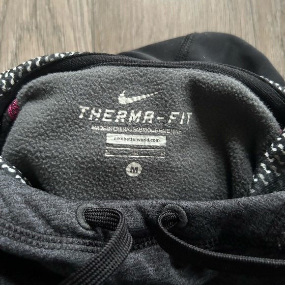 Nike sweater - Picture 2 of 3